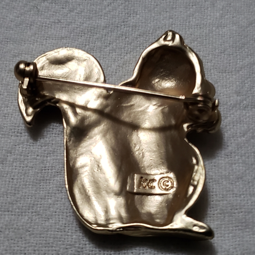 Beautiful Kenneth Cole Vintage Goldtone Squirrel Brooch With Red Crystals View 4